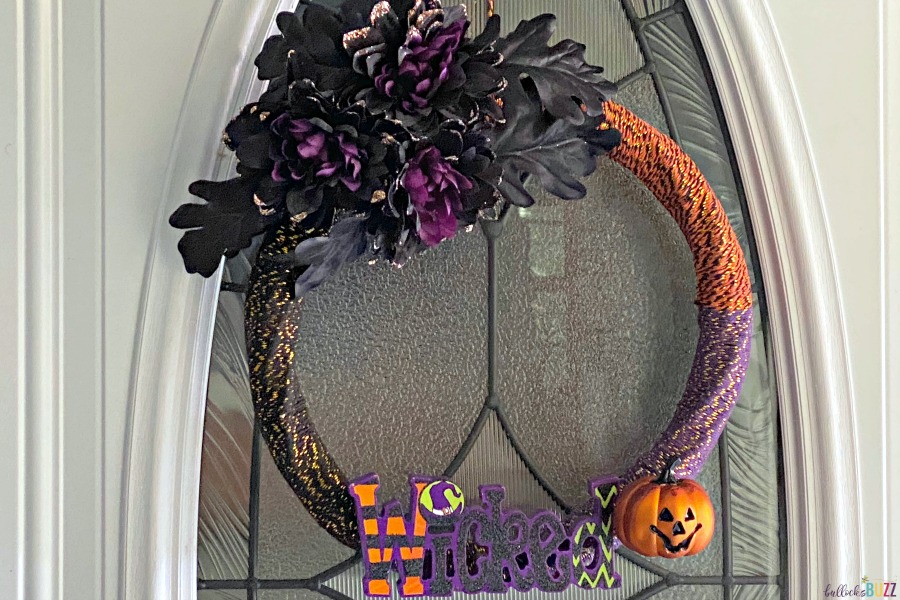 easy DIY Halloween wreath idea using Dollar Tree supplies