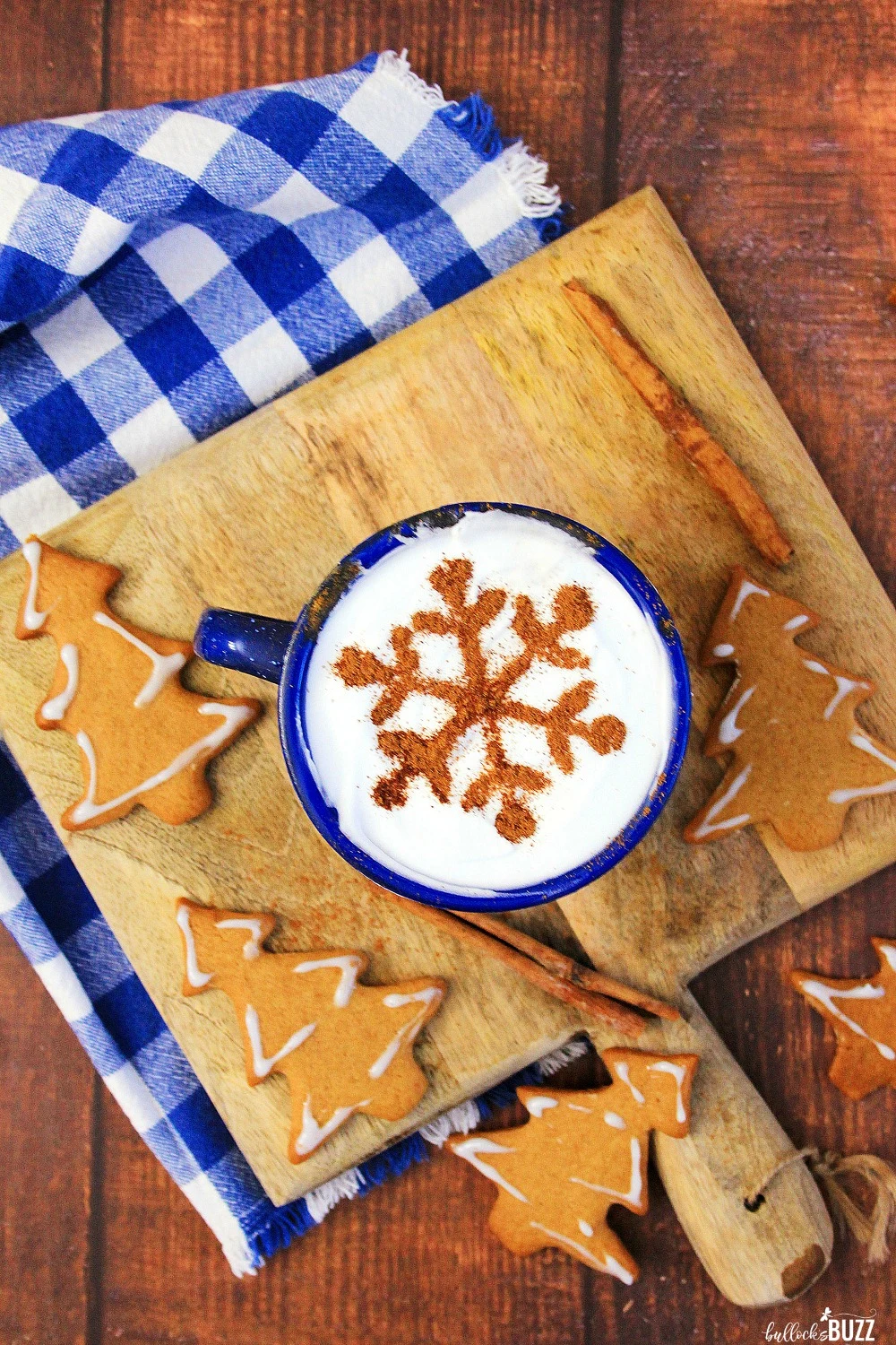This cinnamon snowflake design is super easy to make to dress up a mug of homemade eggnog! Get the recipe on the bullocksbuzz blog! #recipe
