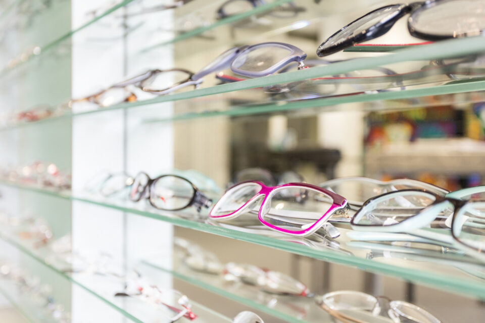 Did You Know These Differences Between Men's and Women’s Eyeglasses