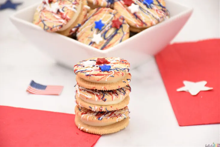 easy Patritoic Oreos for fourth of july with bowl in background