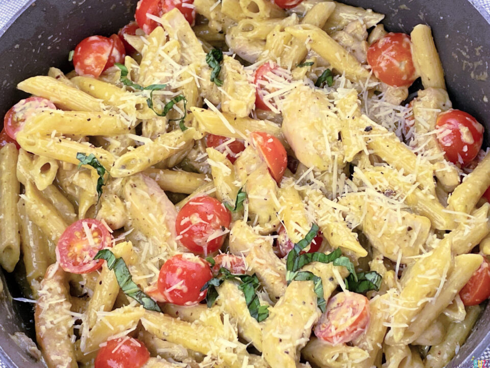 Chicken Pesto Penne Pasta - Bullock's Buzz