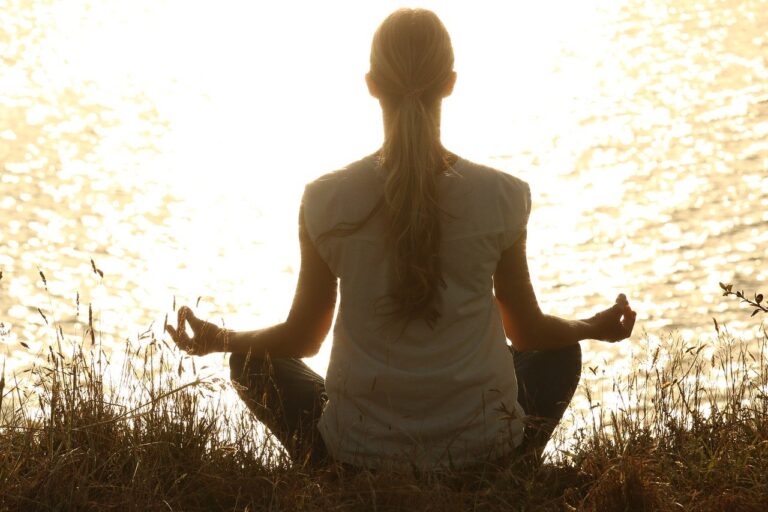 live a less stressful life by meditating