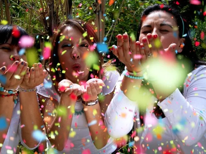 ways you can entertain your party guests