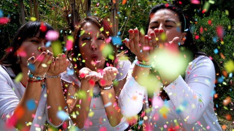ways to entertain your party guests