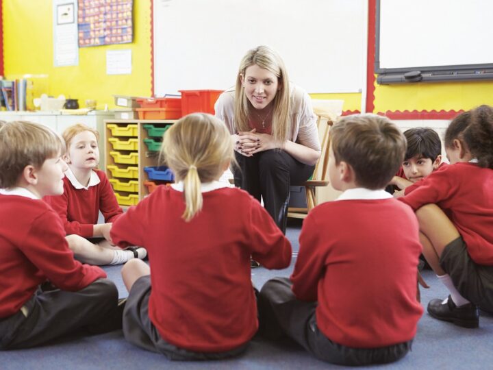 one of the best ways to teach children to read like these young kids is early education