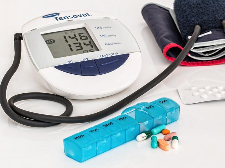 blood pressure monitor and medicine for how to keep your heart healthy