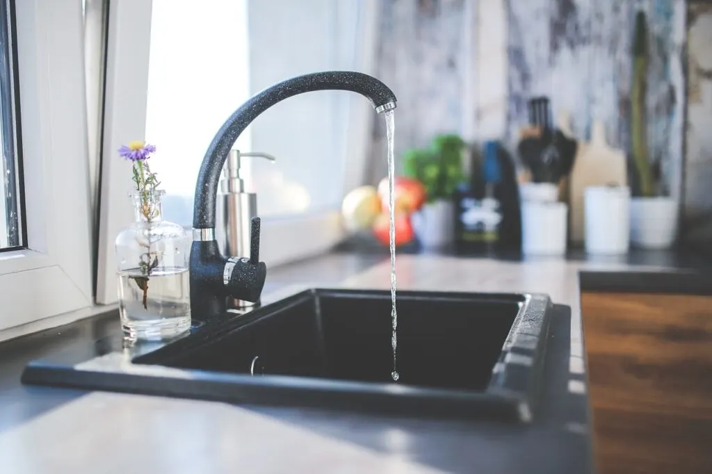 tap water coming out of kitchen faucet and reasons why tap water is dirty