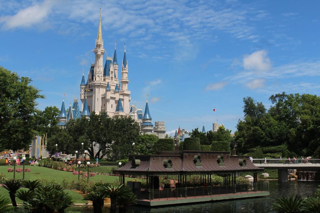 Disney castle and tips on how to visit Disney for almost free