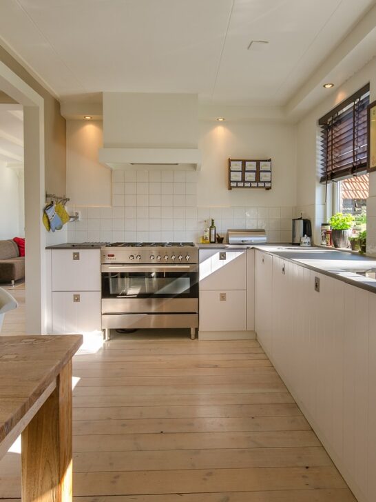 make your kitchen eco-friendly by reducing waste and keeping it clean like this one