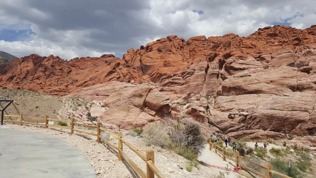 a visit to Red Rock Canyon is one of the popular things to do with kids in las Vegas