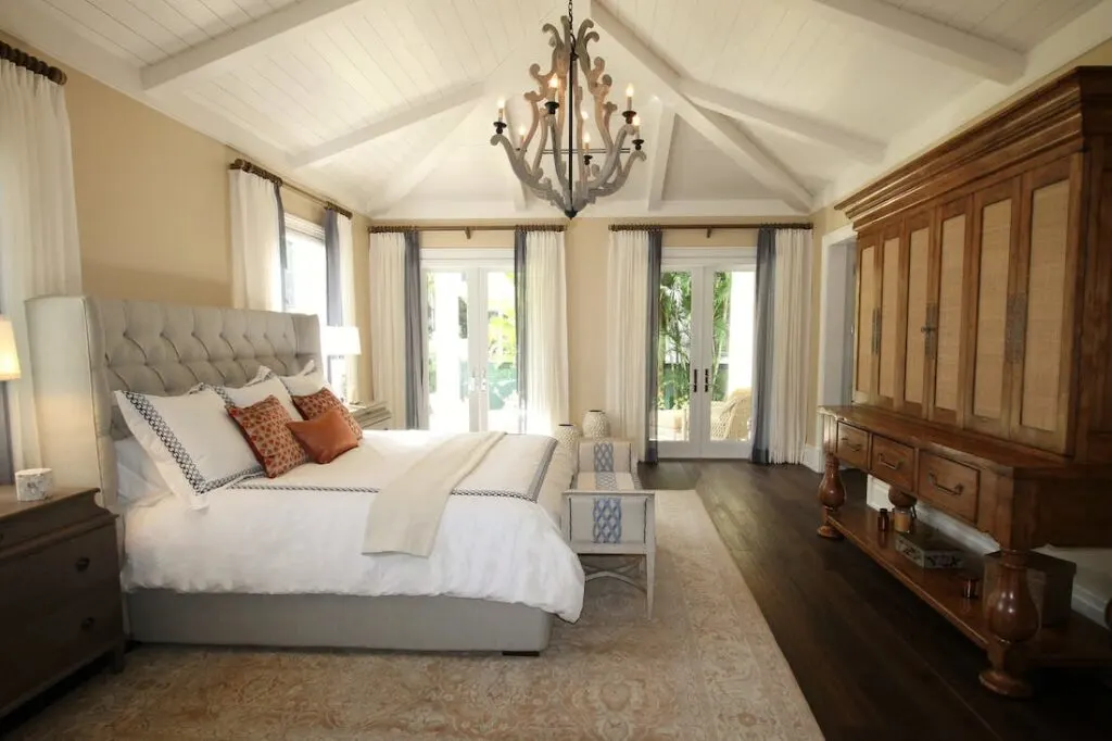 Relaxing bedroom from using bedroom decorating tips for beginners