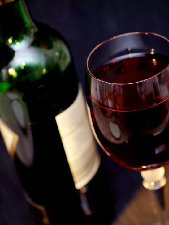 A glass of wine has surprising health benefits of drinking wine