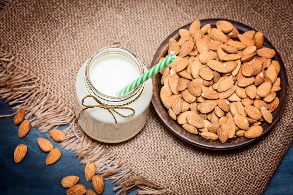 Banana and almond milk smoothie — Photo