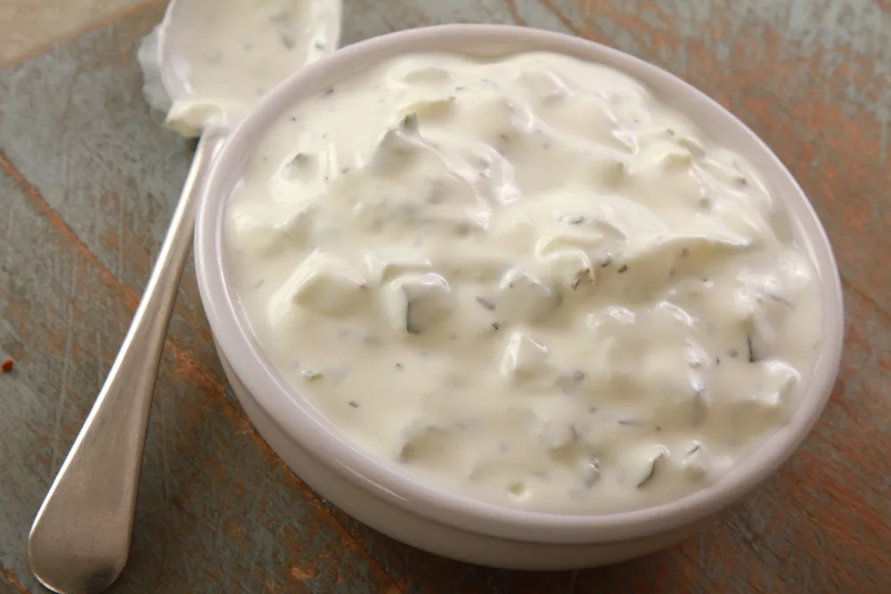Fresh Greek Tzatziki dip in dish — Photo