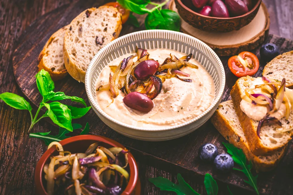 Whipped Feta Cheese Dip Garlic Olives Lemon Caramelized Onions Greek — Stock Photo, Image
