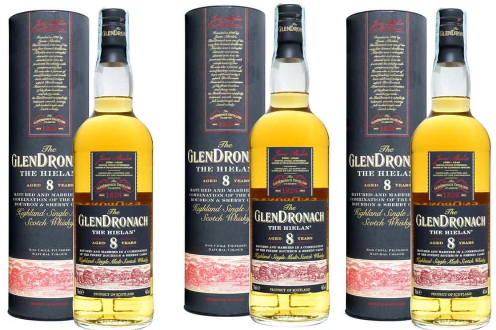 VENICE, ITALY - MAY 2020. Bottle of Scotch Whisky The GlenDronach 8YO The Hielan' 70cl, 46%Vol. — Photo by gueriero93.gmail.com