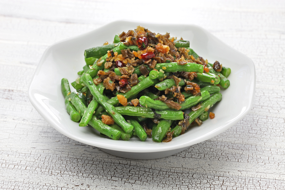 Sichuan dry fried green beans — Photo