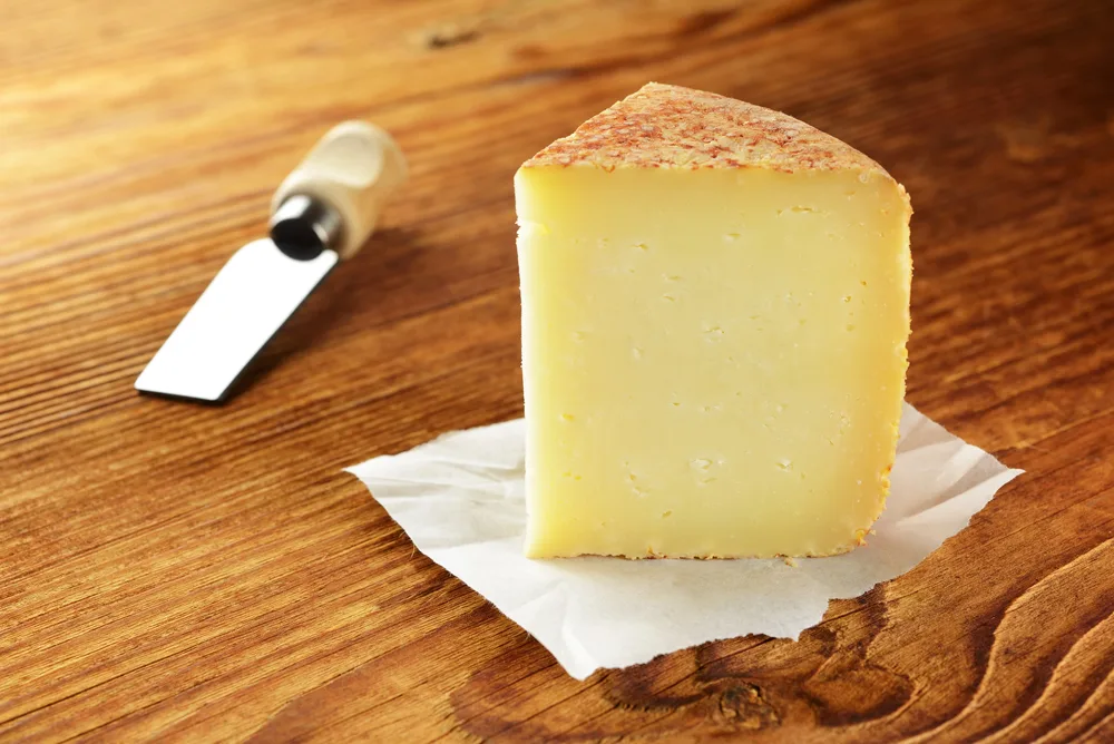 Pecorino, typical italian cheese — Photo