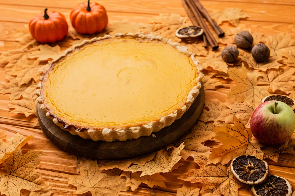 Pumpkin Pie Autumnal Decoration Wooden Background — Stock Photo, Image