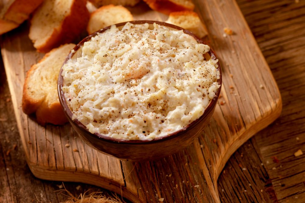 Creamy Crab Dip with Crusty Bread
