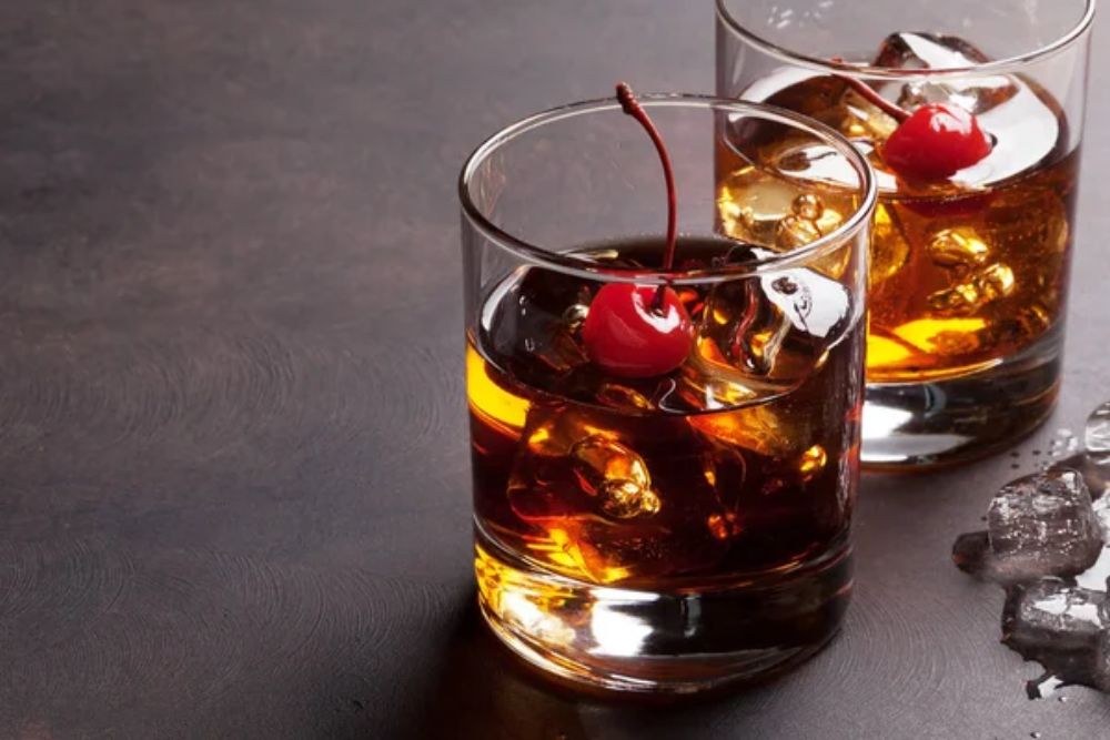 Manhattan cocktail with whiskey — Photo