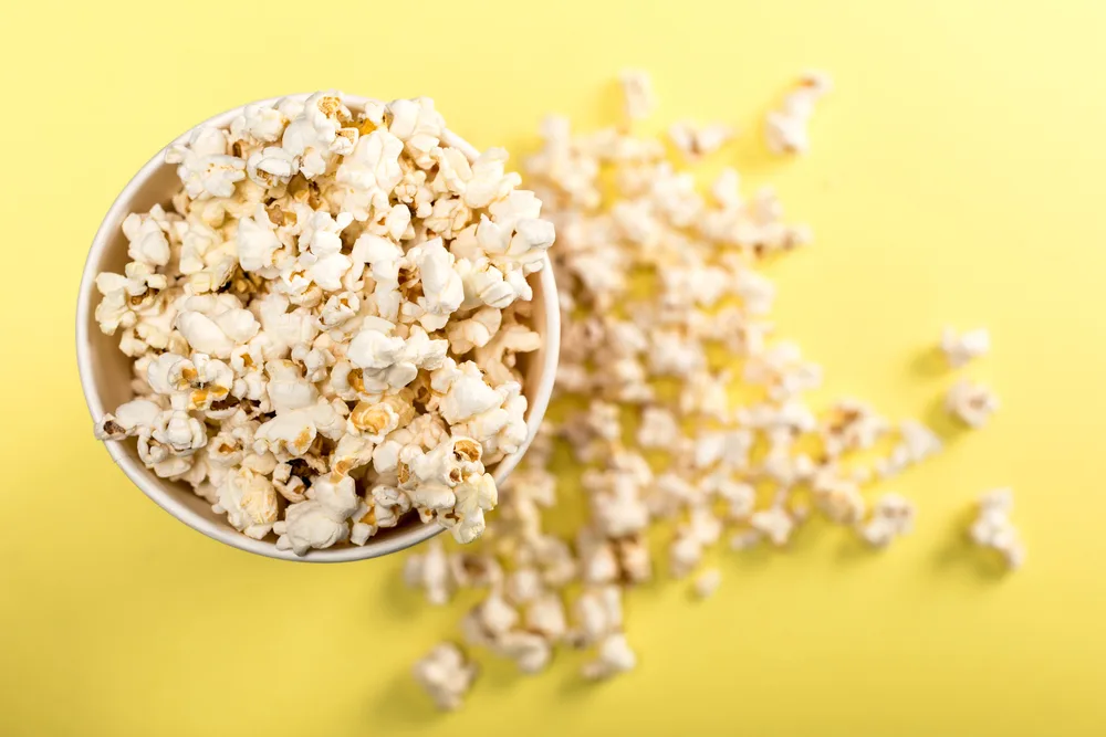 Popcorn in paper cup — Photo
