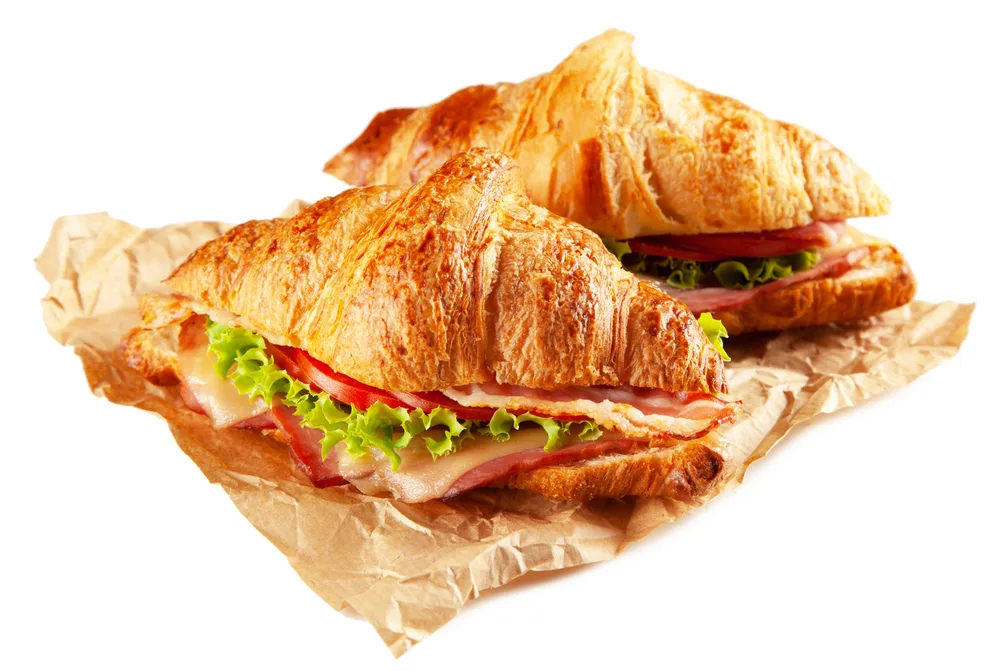 Classic BLT croissant sandwiches — Photo