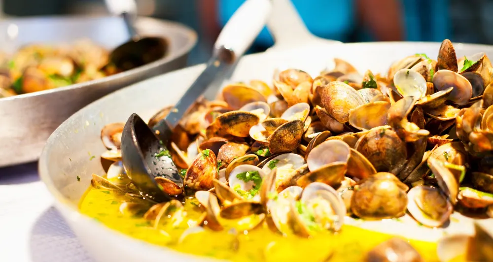 Portugese Clams in Garlic Sauce - Bulhao Pato — Photo