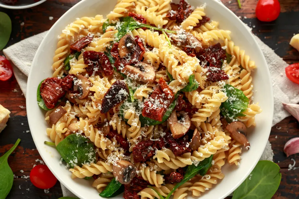 Sun-Dried Tomato and Spinach Pasta