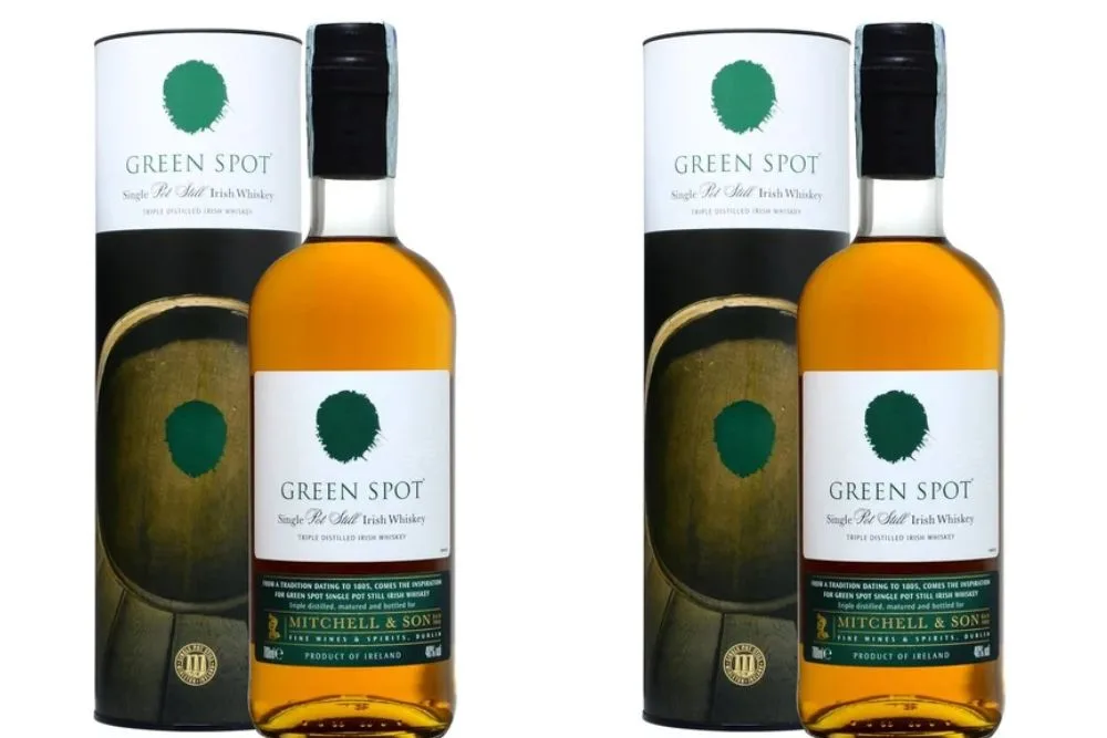 FONTE, VENICE, ITALY - APRIL 2018. Bottle of Irish Whiskey Green Spot 70cl, 40%Vol. — Photo by gueriero93.gmail.com