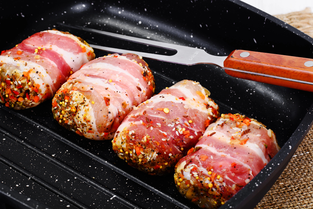 Meat Rolls in Bacon, Chops Wrapped Beef with Mushrooms — Stock Photo, Image