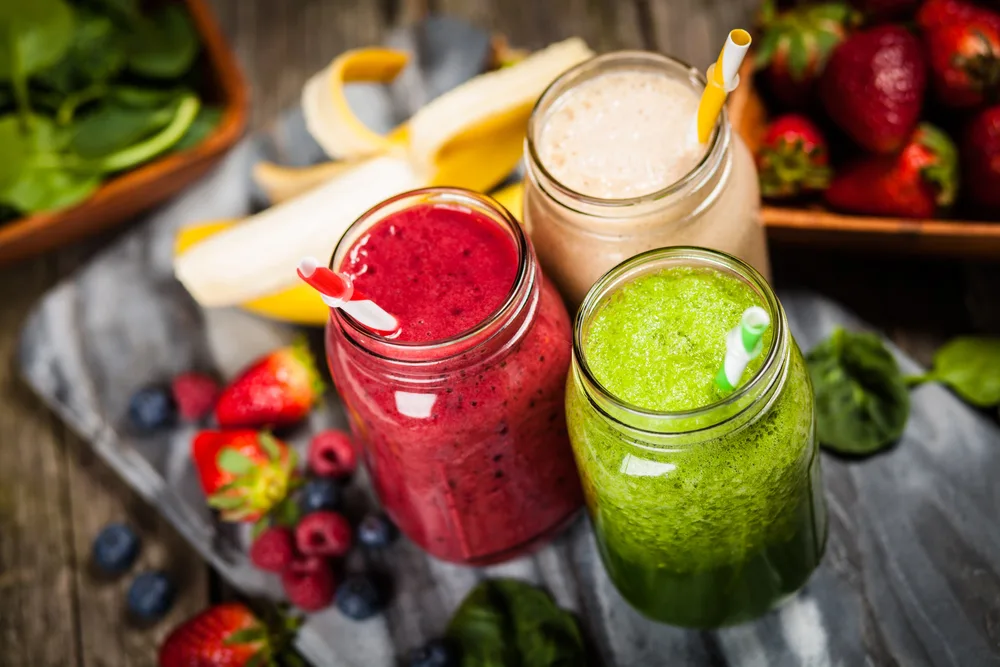 Milkshakes and smoothies — Stock Photo, Image