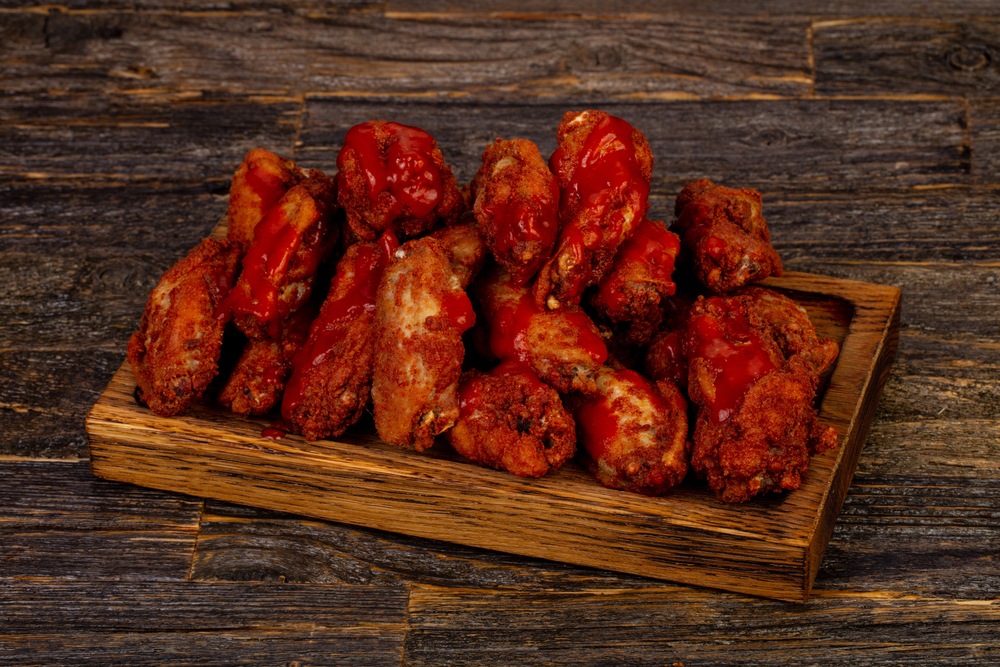 Bbq Chicken Wings Lousiana Sauce — Stock Photo, Image