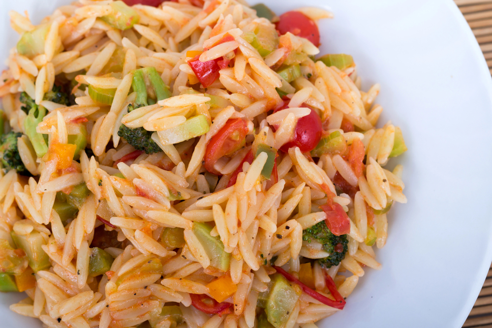 Vegetable orzo — Stock Photo, Image