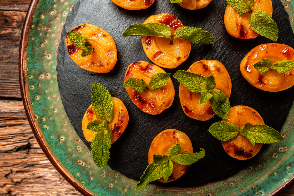 Grilled Peaches Apricots Nectarines Rustic Background Food Recipe Background Close — Stock Photo, Image
