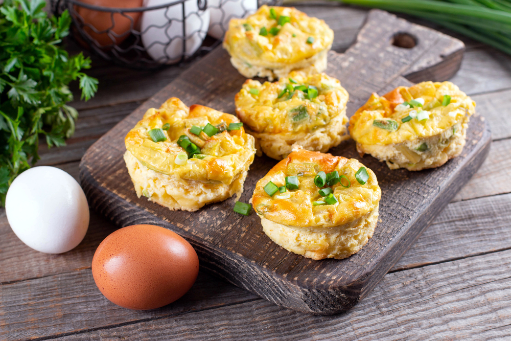Egg Bites Omelet Muffin Vegetables Baked Eggs Herbs Closeup Keto — Stock Photo, Image