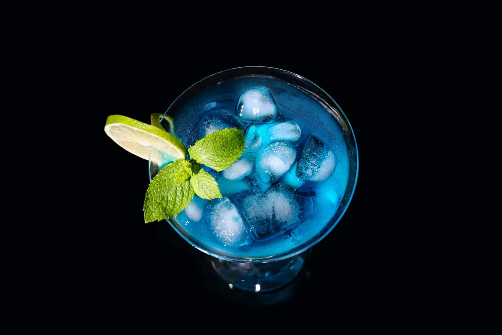 Glass Blue Lagoon Cocktail Dark Background — Stock Photo, Image