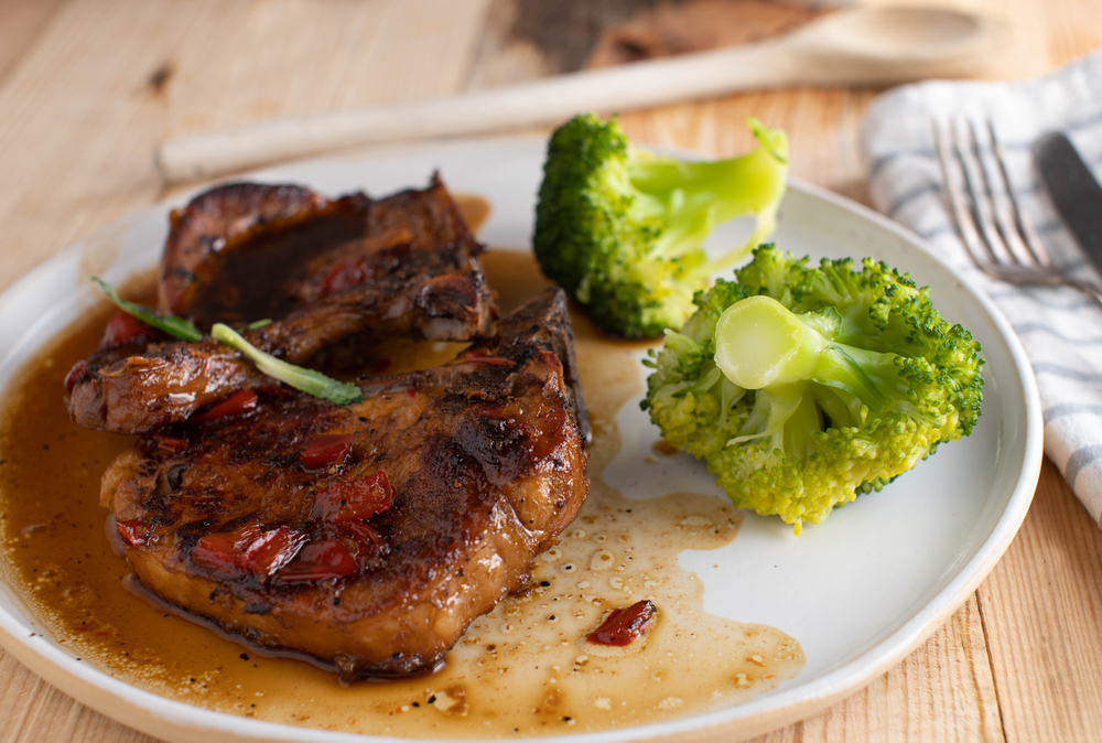 alt="Plate Fresh Homemade Braised Pork Chops Cooked Delicious Brown Sugar — Stock Photo, Image"