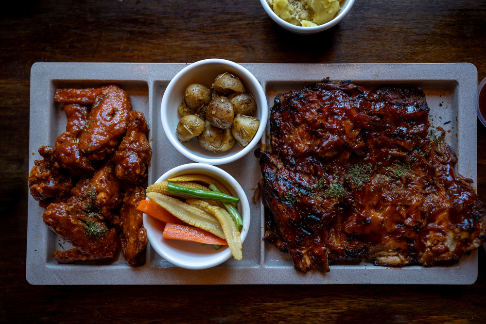 Feast Buffalo Wings Baby Back Ribs Served Potato Vegetables — Stock Photo, Image