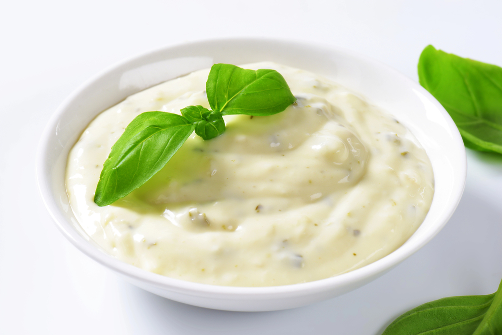 Creamy salad dressing — Stock Photo, Image