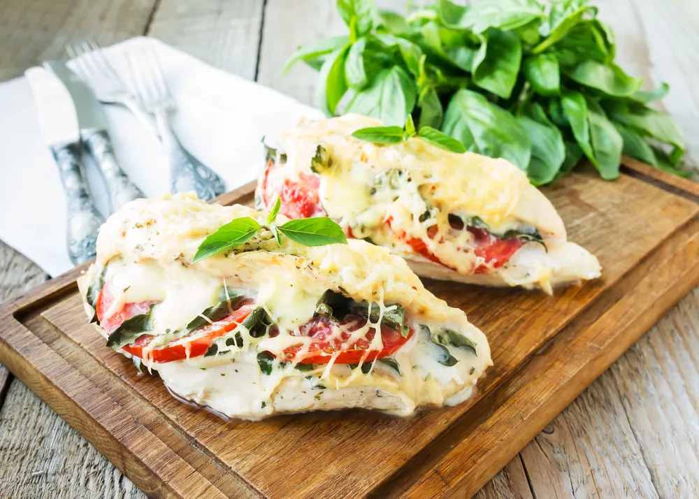 Grilled chicken breasts stuffed with vegetables — Photo
