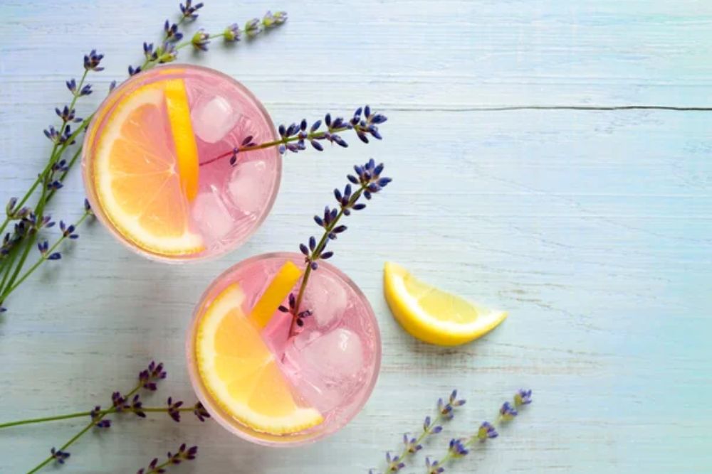 Lavender lemonade, top view — Photo