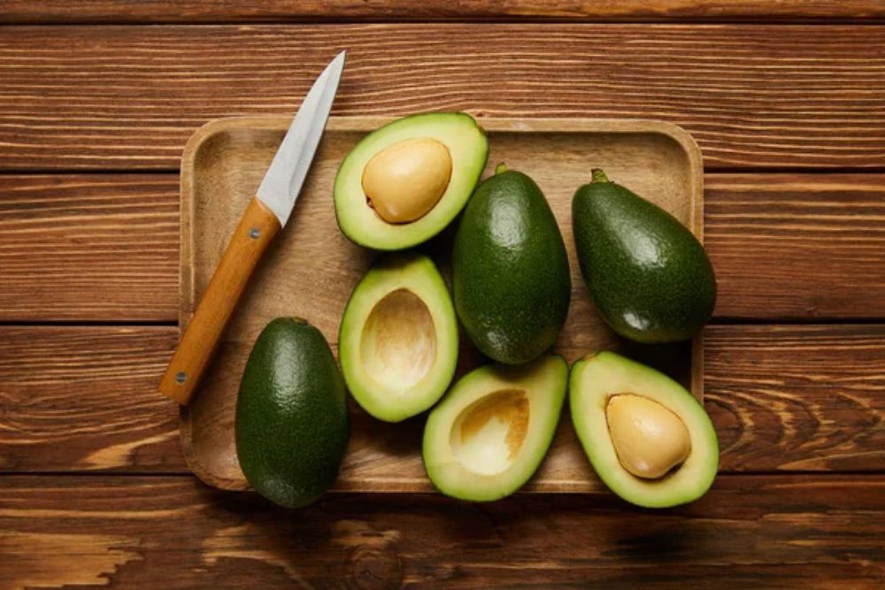 Top View Avocados Knife Wooden Background — Stock Photo, Image