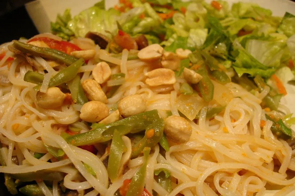 Thai peanut noodles | I didn't have much time to cook. Took … | Flickr