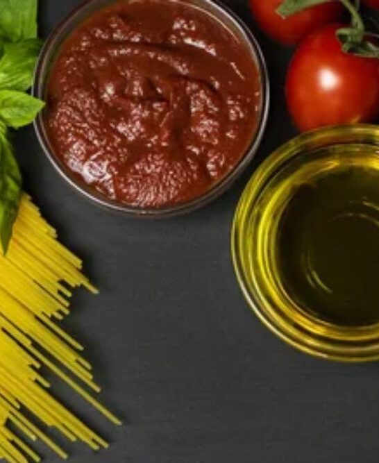 Italian Food Ingredients Pasta Olives Tomato Paste Tomatoes Lime Olive — Stock Photo, Image