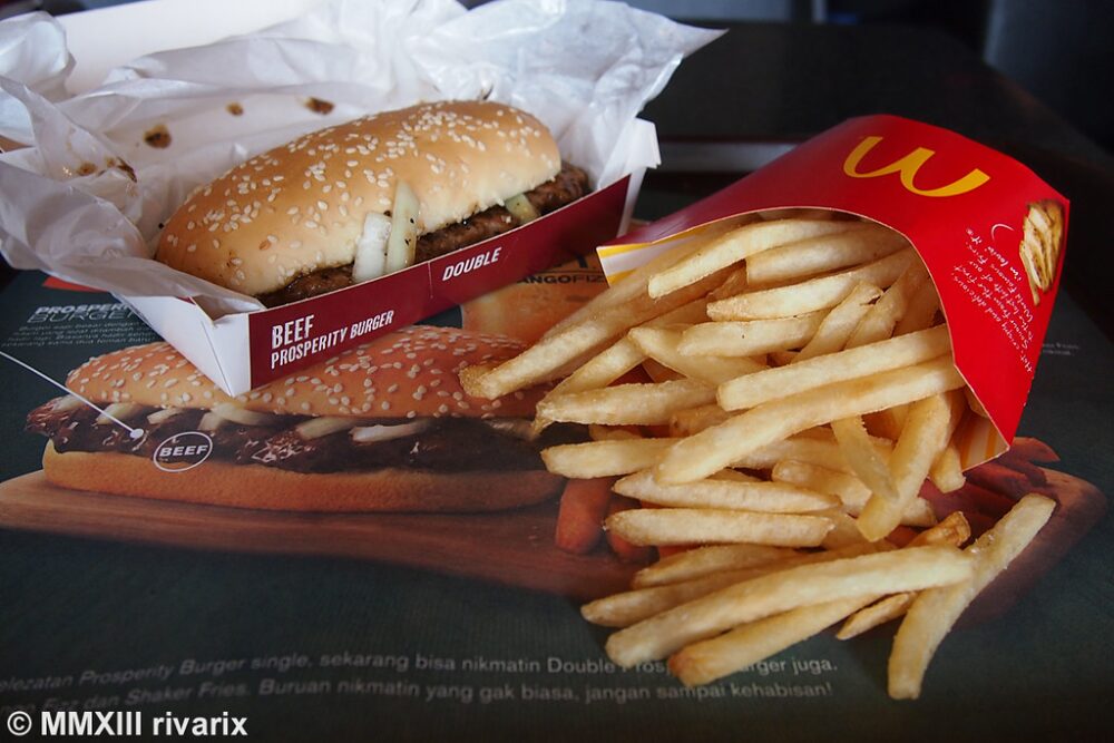 Beef Prosperity Burger - McDonald's Jakarta | by rivarix