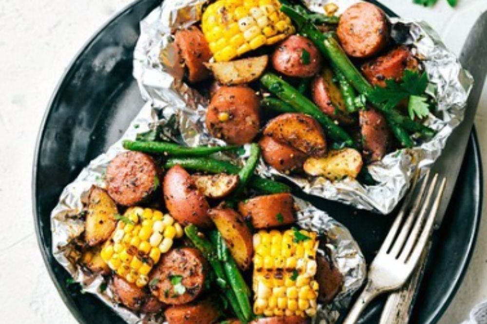 Garlic Butter Sausage & Veggies (In Foil Packs) | by contact.bikehow