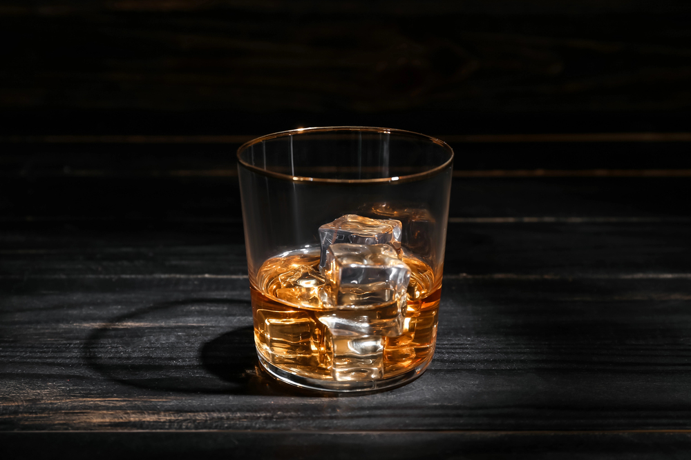 Glass Cold Whiskey Dark Wooden Background — Stock Photo, Image