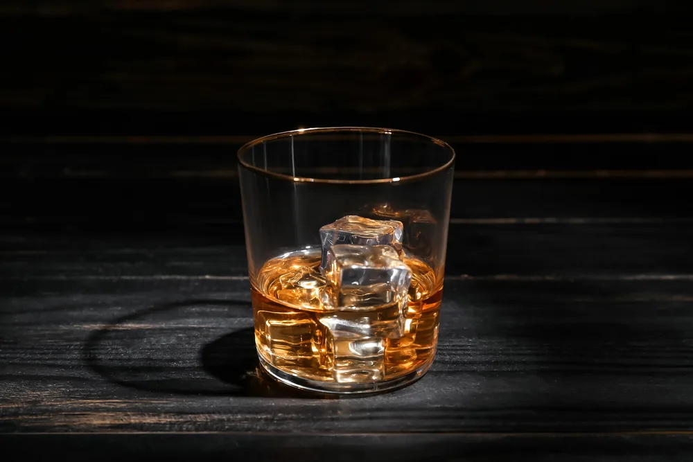 Glass Cold Whiskey Dark Wooden Background — Stock Photo, Image
