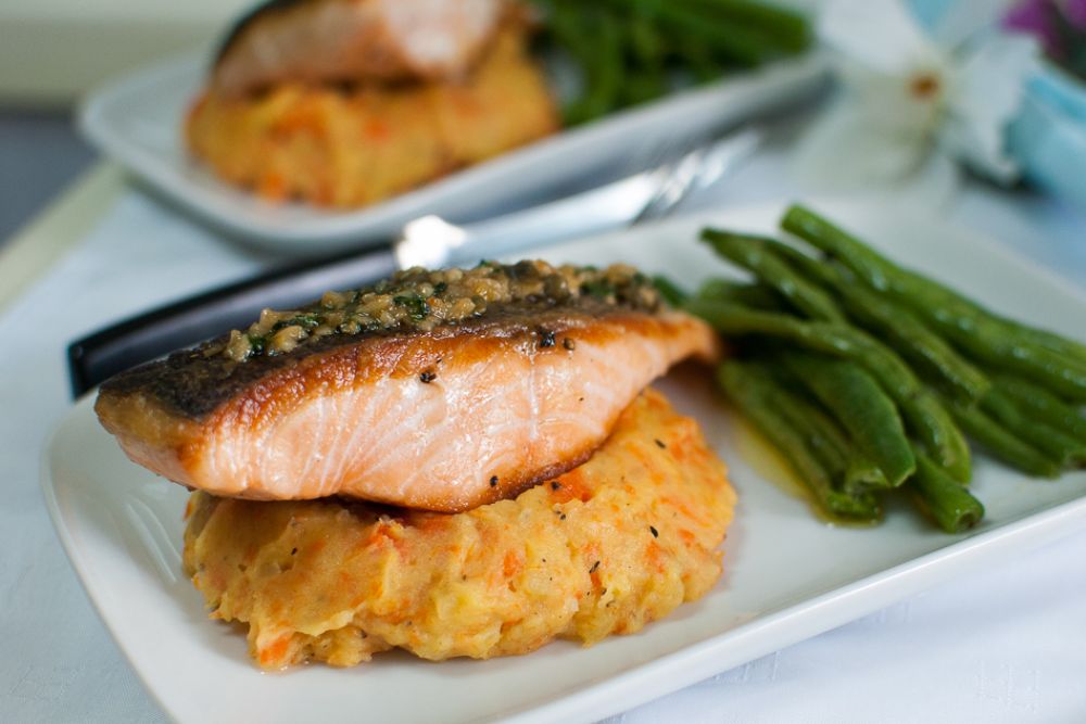 Pan-Fried Salmon with Lemon-Butter-Capers Sauce | foodismyli… | Flickr